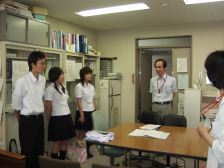 互いに自己紹介